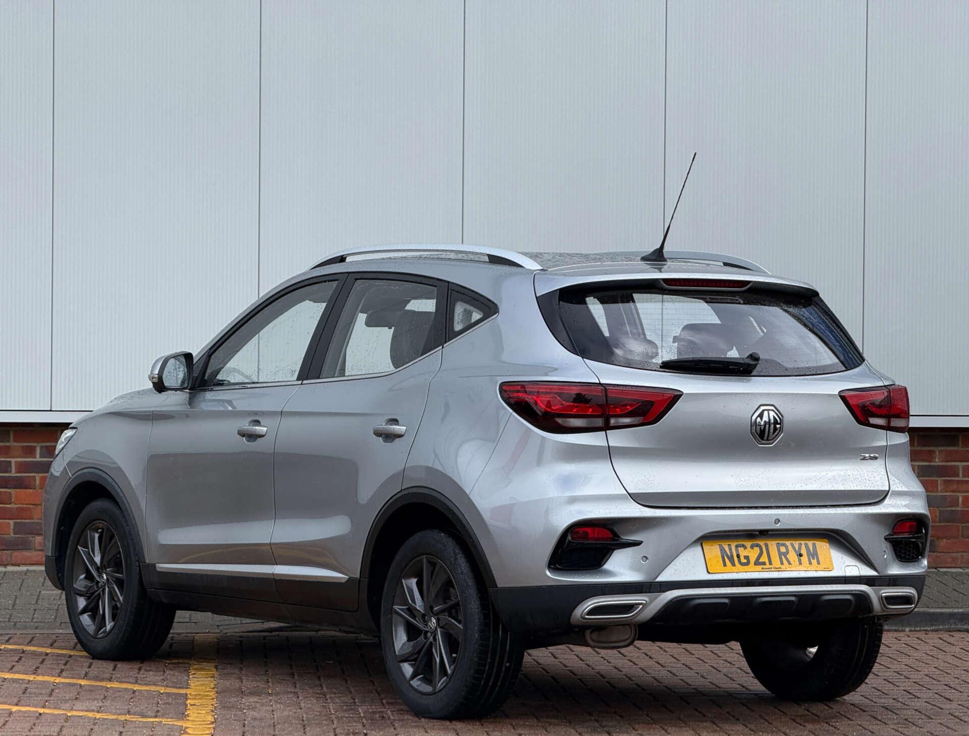 MG ZS view 4