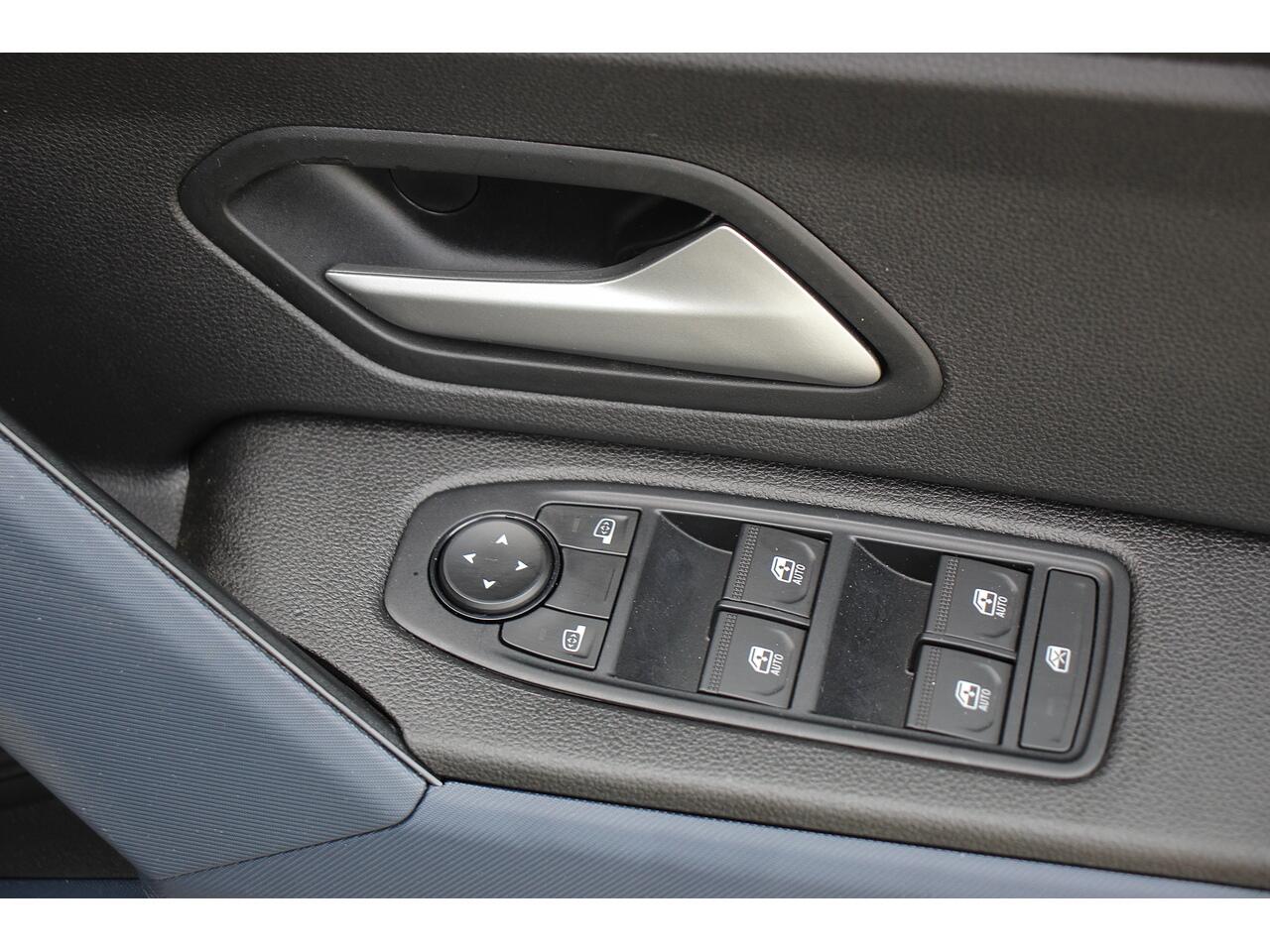 Dacia Duster view 30