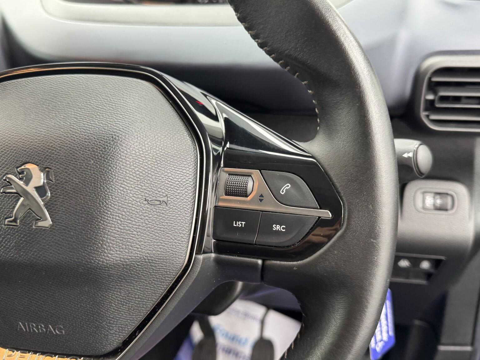Peugeot Rifter view 31
