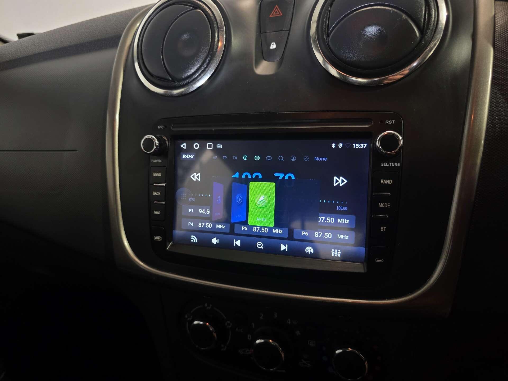 Dacia Sandero view 28