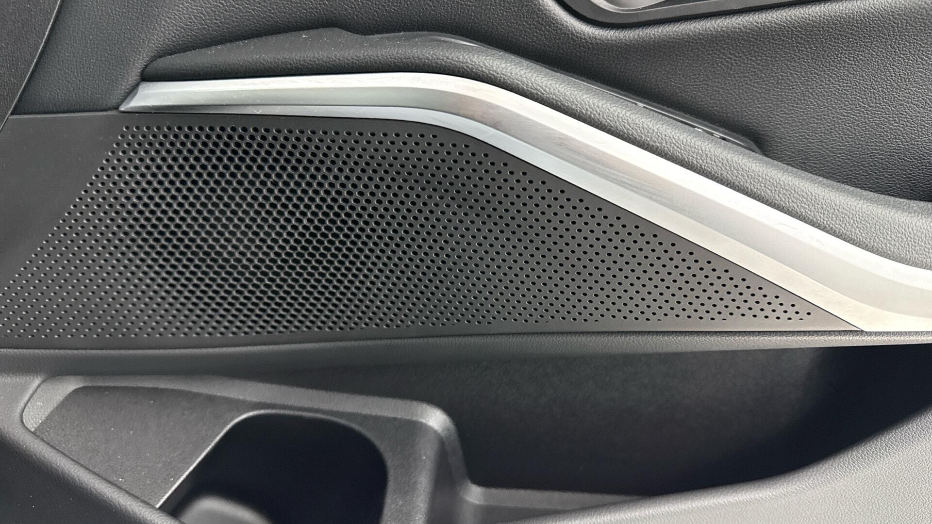 BMW 3 Series view 21