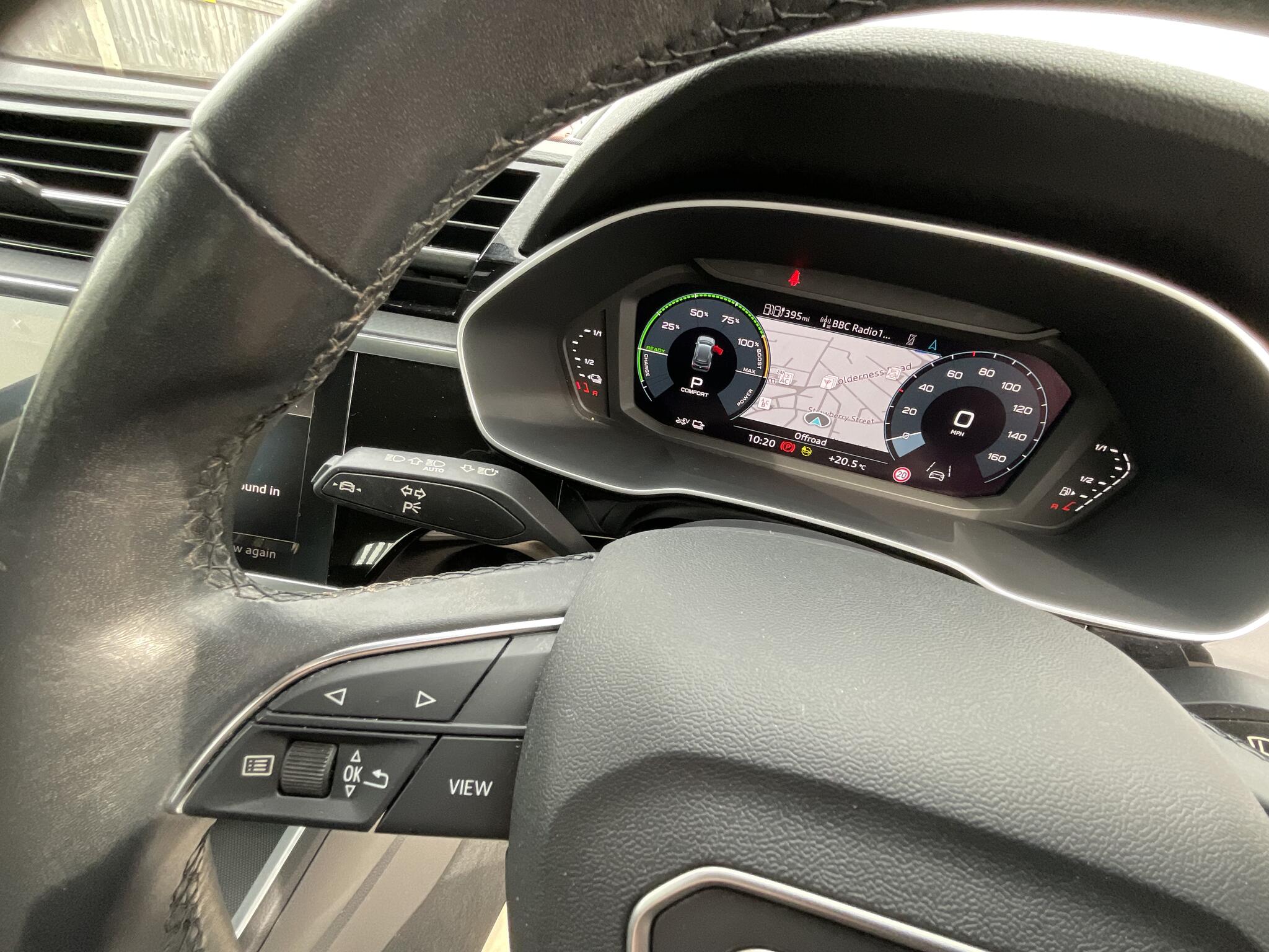Audi Q3 view 22