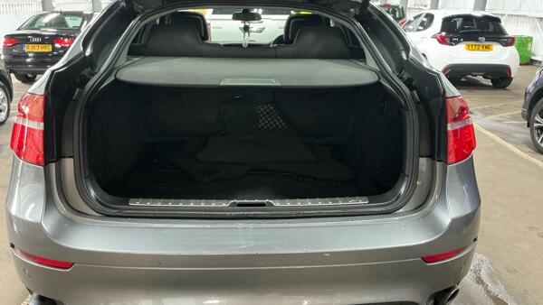 BMW X6 view 13
