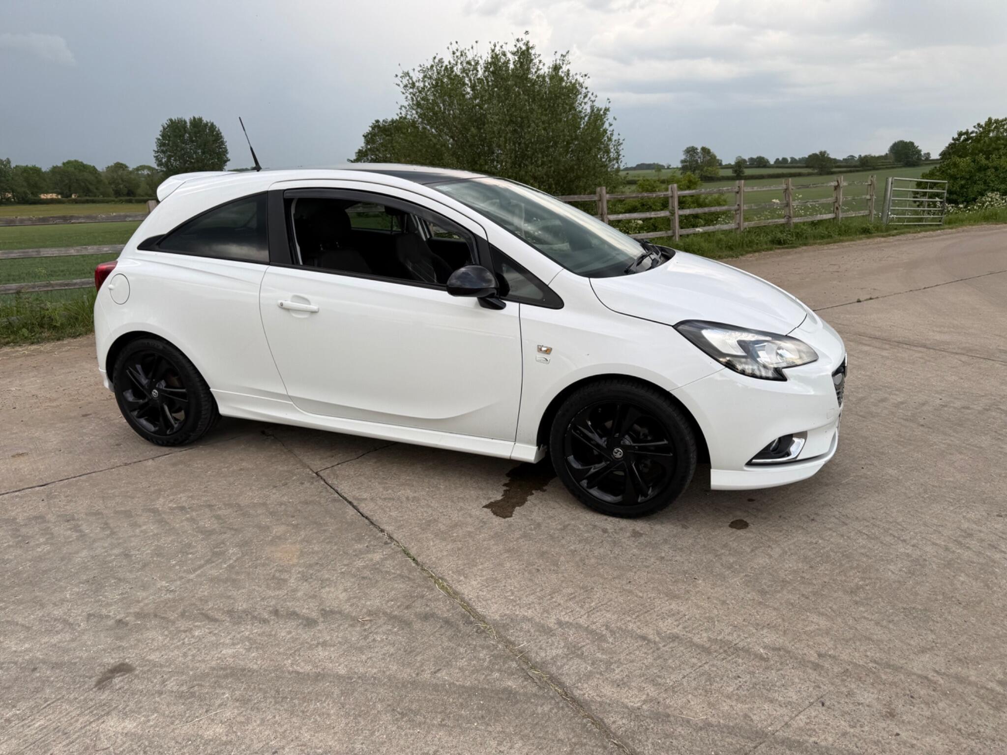 Vauxhall Corsa 1.4i ecoTEC Limited Edition Euro 6 3dr — photo 25 of 96