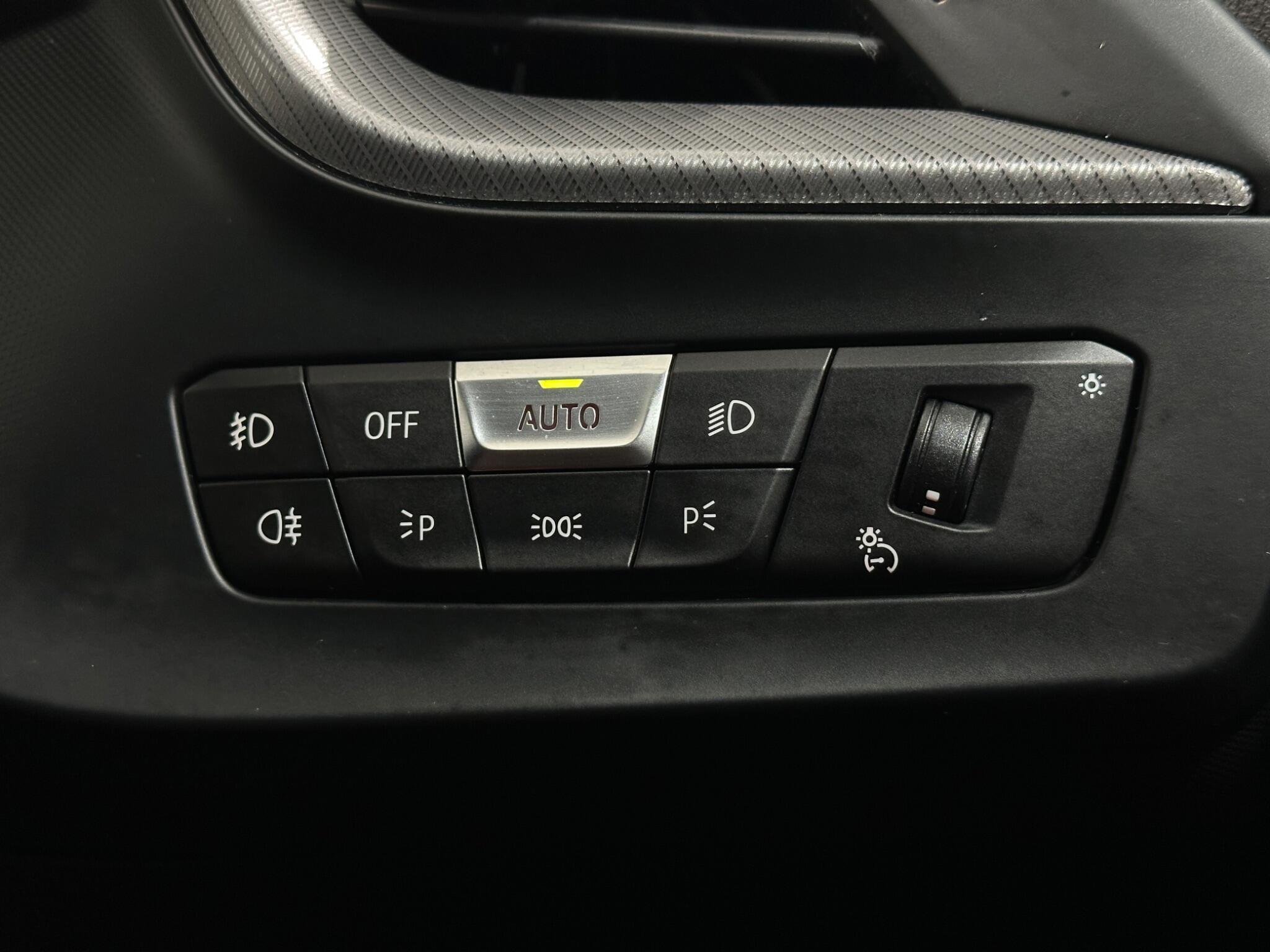 BMW 2 Series view 18