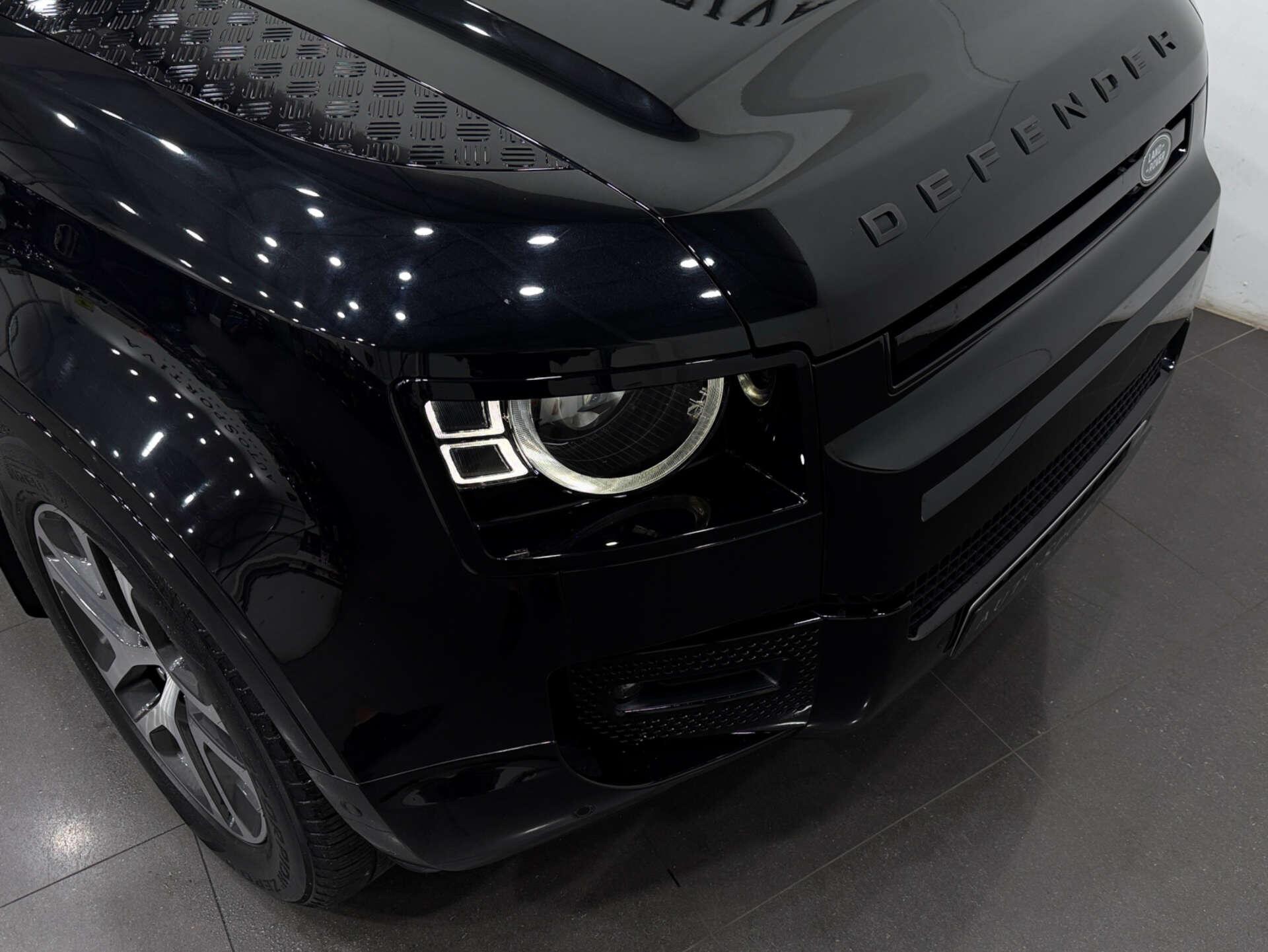 Land Rover Defender view 34