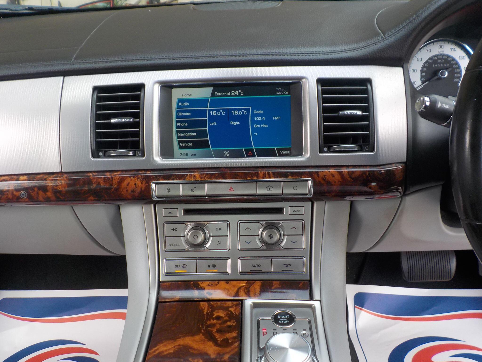 Jaguar XF 3.0d V6 Luxury Auto Euro 5 4dr