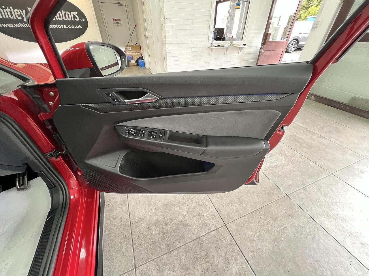 Volkswagen Golf view 14