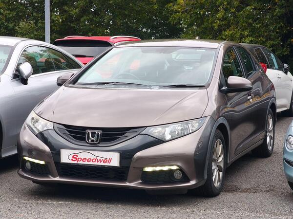 Brown 2013 Honda Civic Hatchback Front-wheel drive Manual
