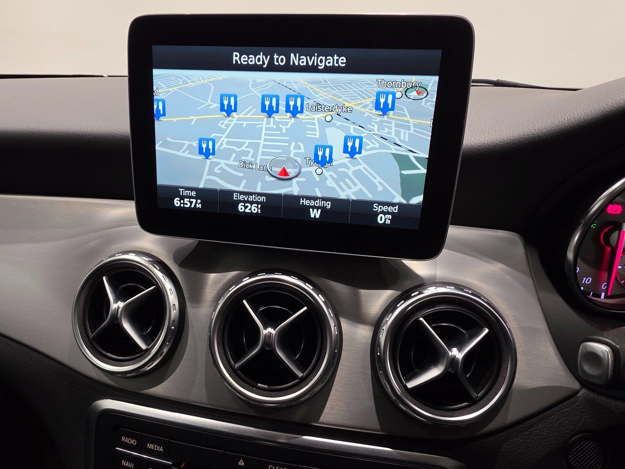 Mercedes-Benz GLA view 71
