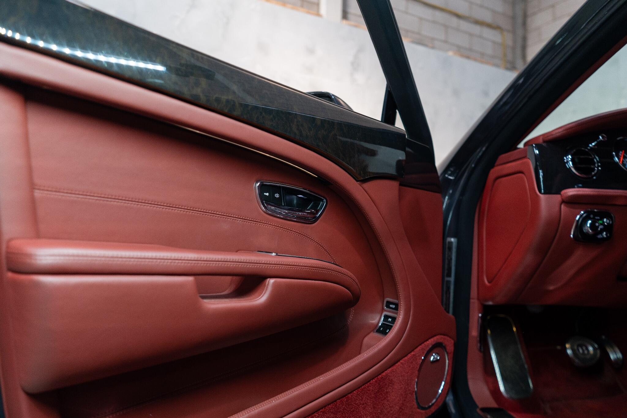 Bentley Mulsanne view 31