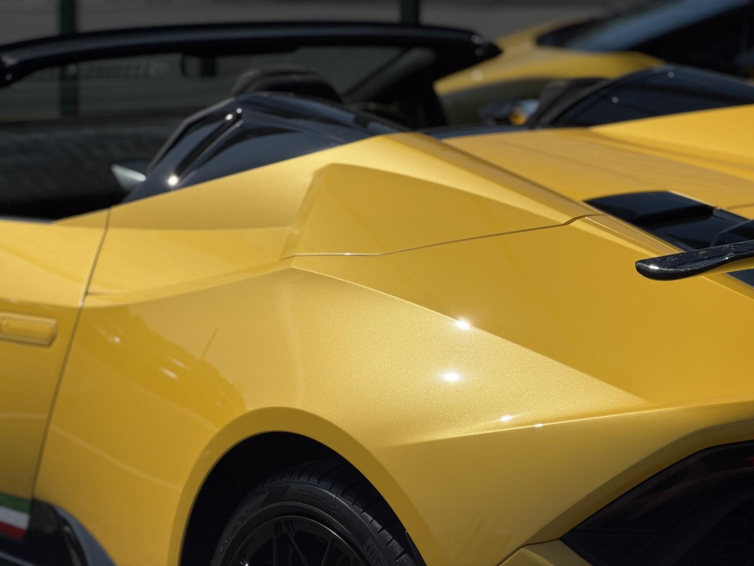 Lamborghini Huracan view 31