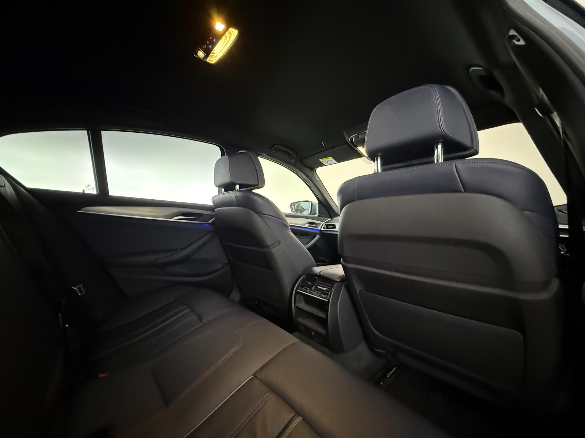 BMW 5 Series view 33