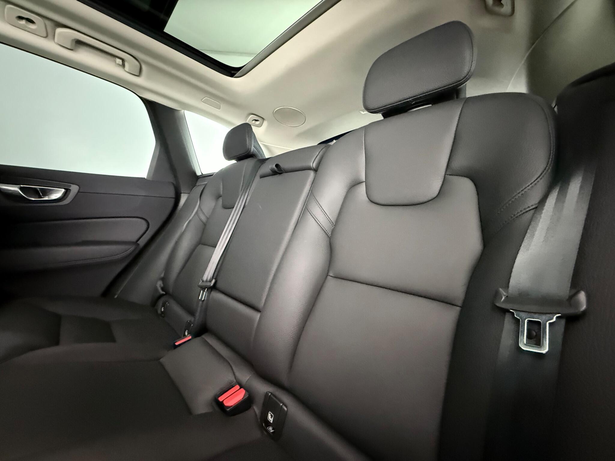 Volvo XC60 view 34