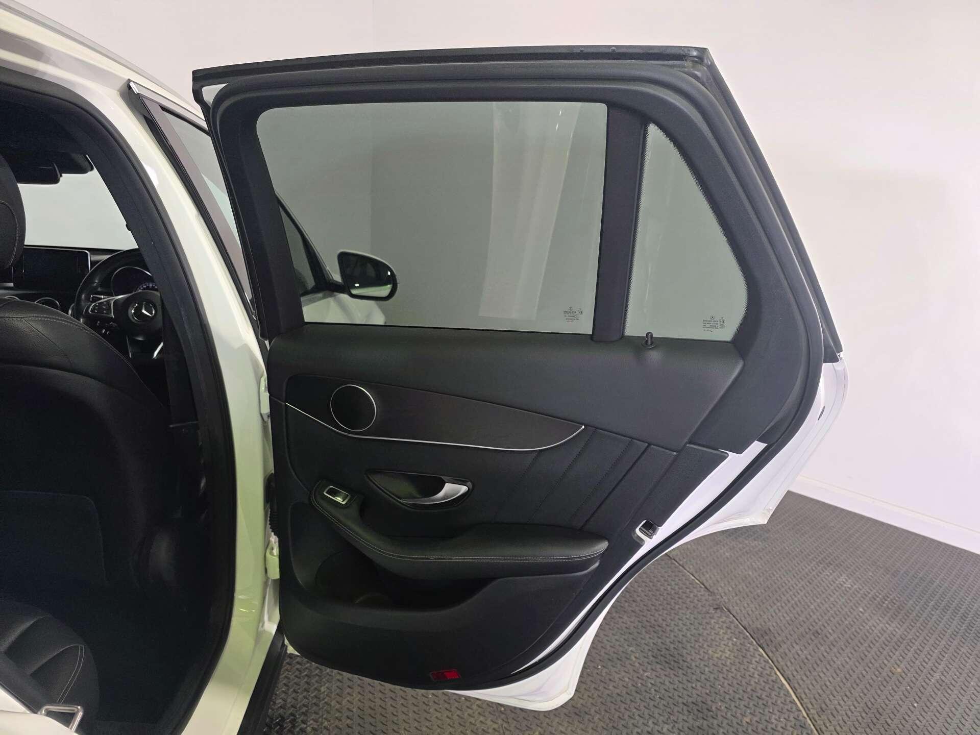 Mercedes-Benz GLC view 38