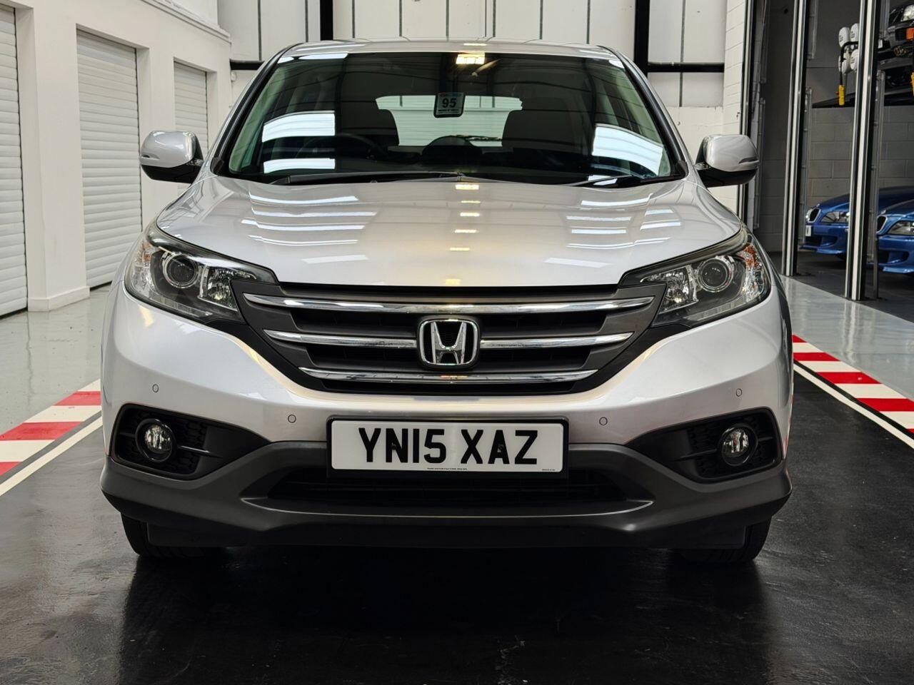 Honda CR-V view 3