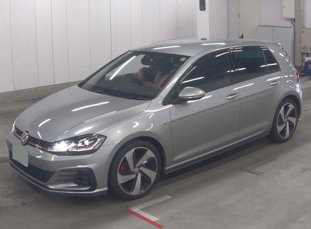 Volkswagen Golf view 2