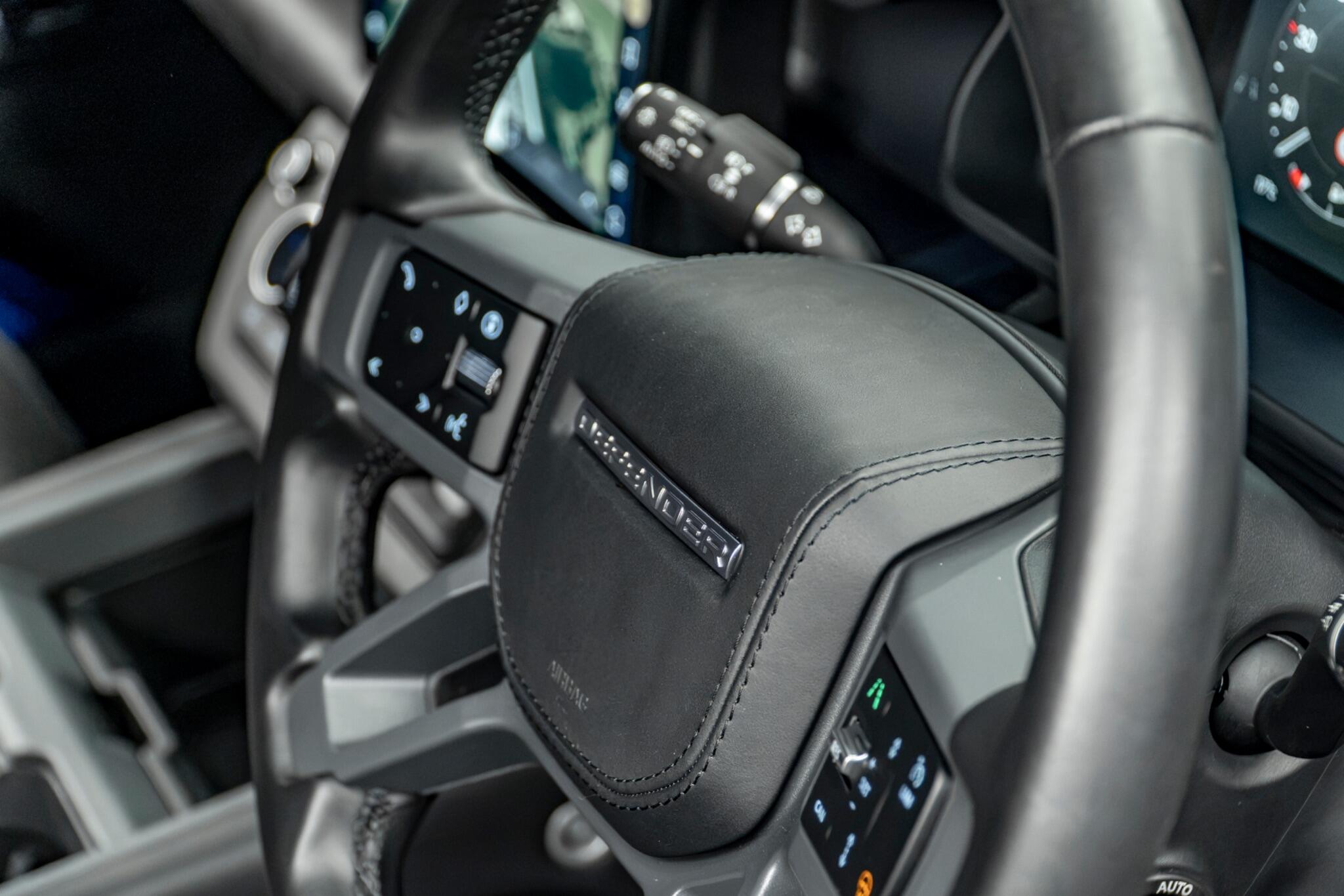 Land Rover Defender view 29