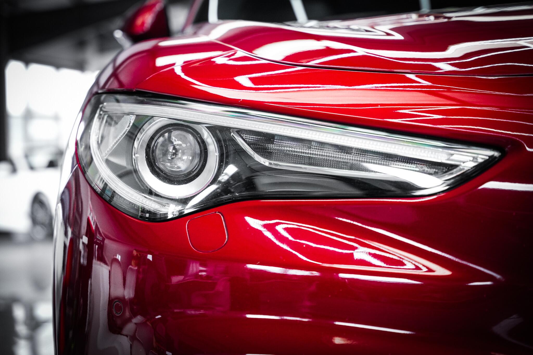 Alfa Romeo Stelvio view 32