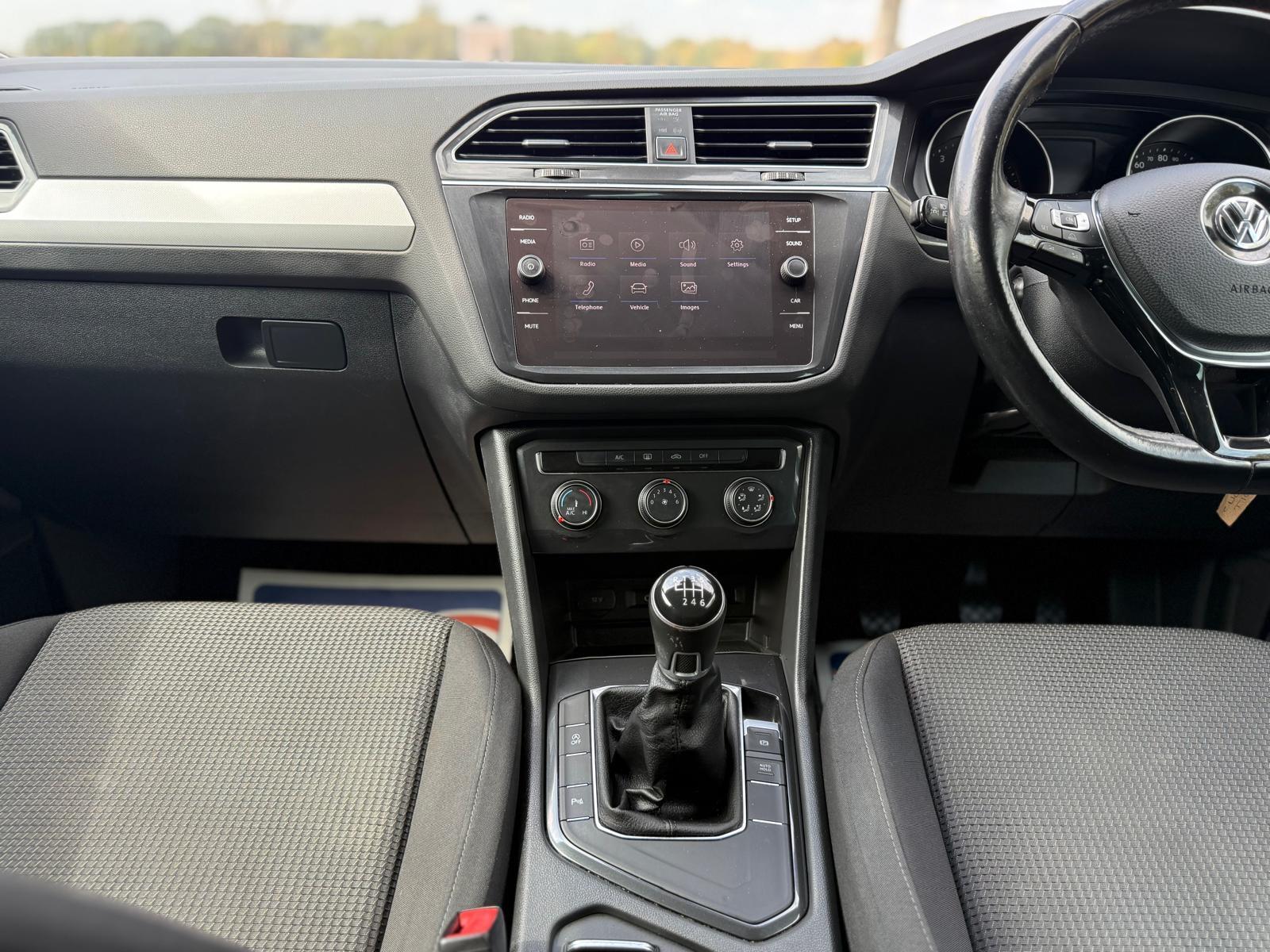 Volkswagen Tiguan view 21