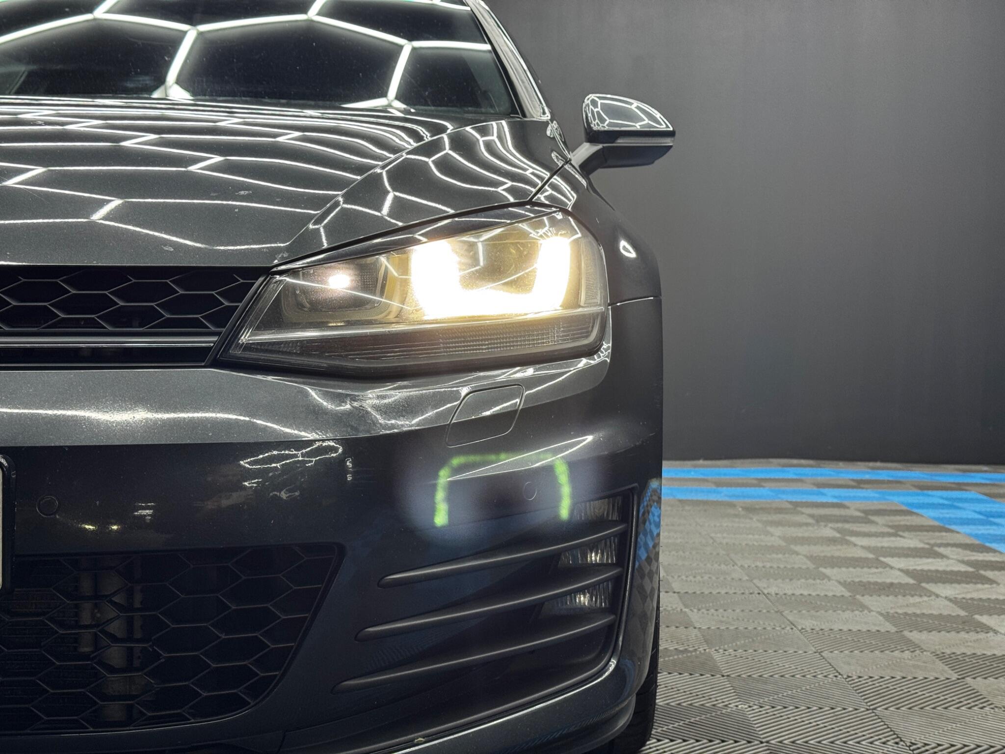 Volkswagen Golf view 42