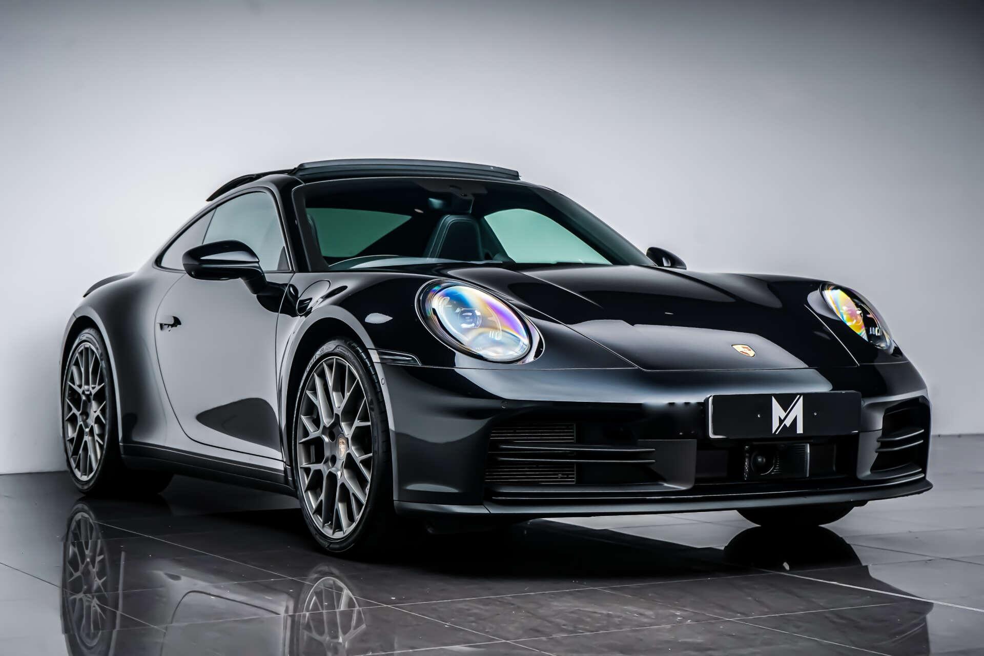 Porsche 911 view 9