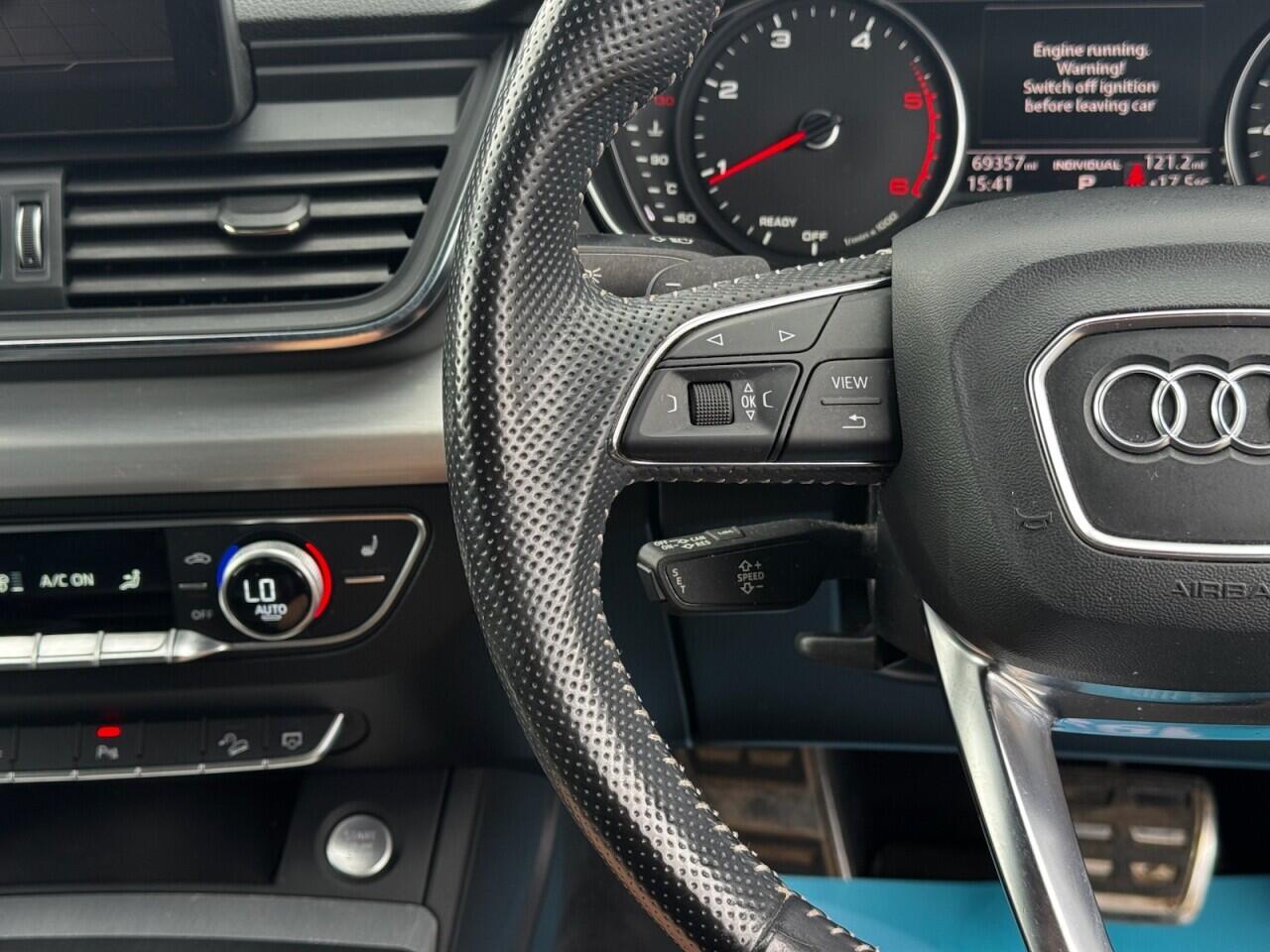 Audi Q5 view 45