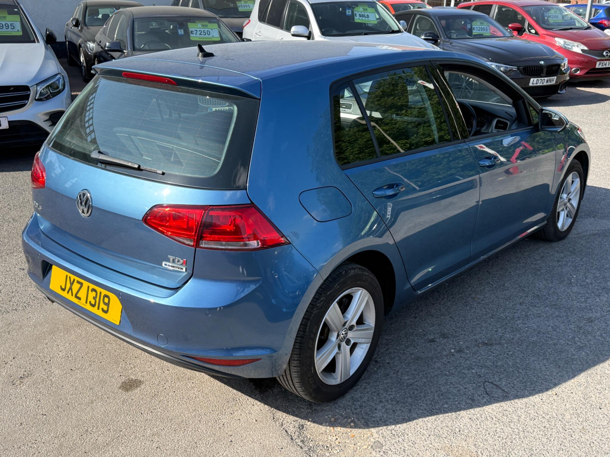 Volkswagen Golf - Image 18