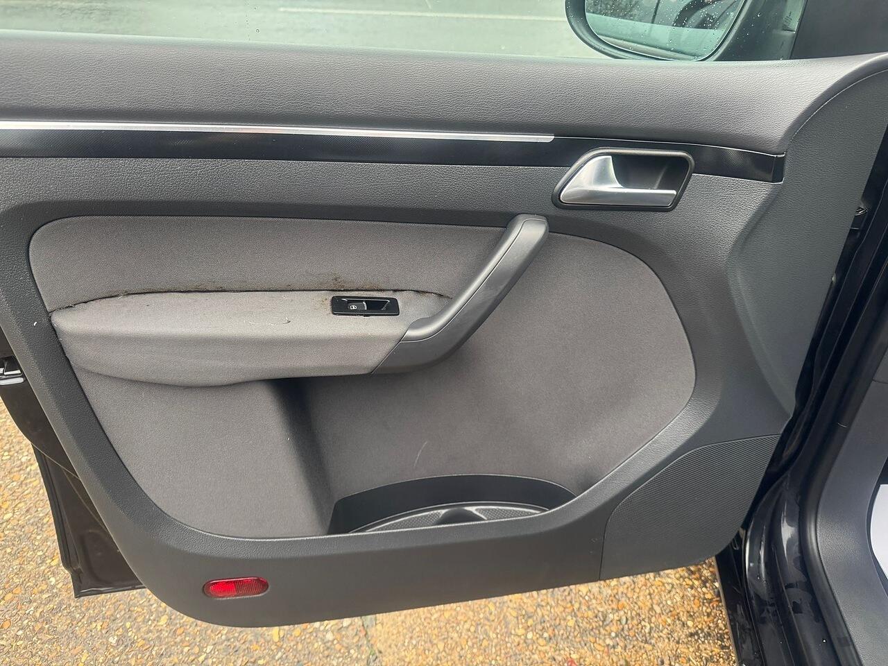 Volkswagen Touran view 36