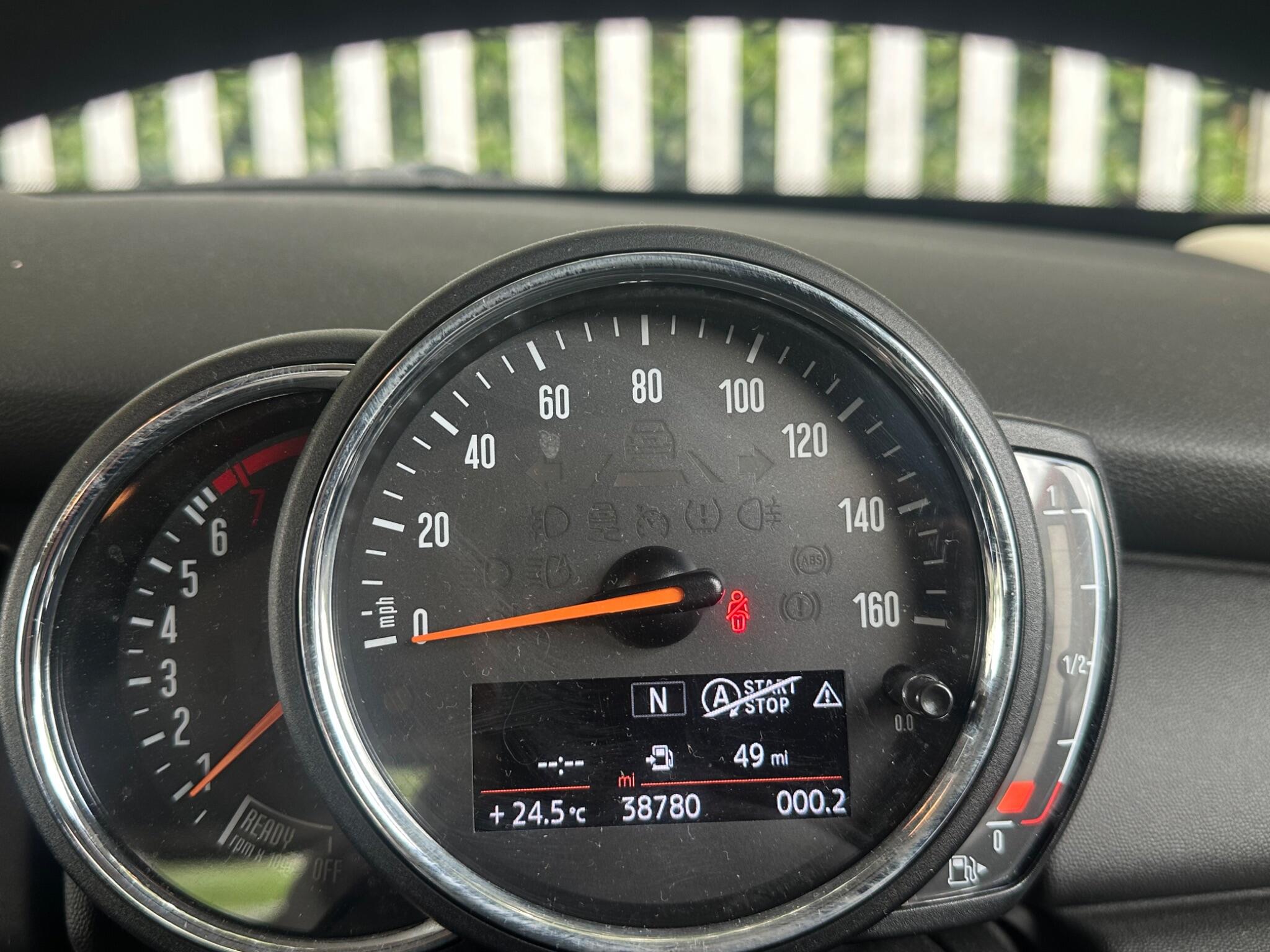 Mini Hatch view 15