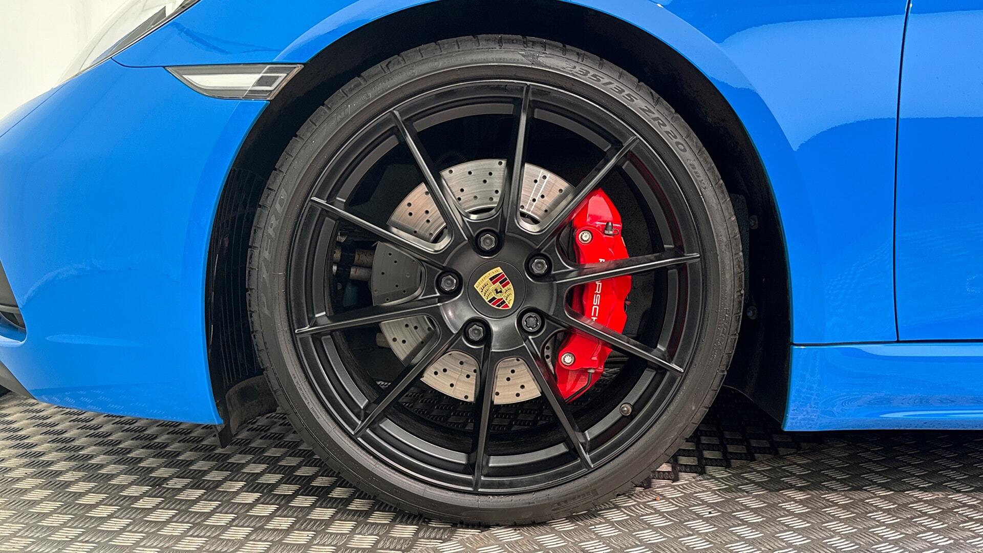 Porsche Cayman view 9