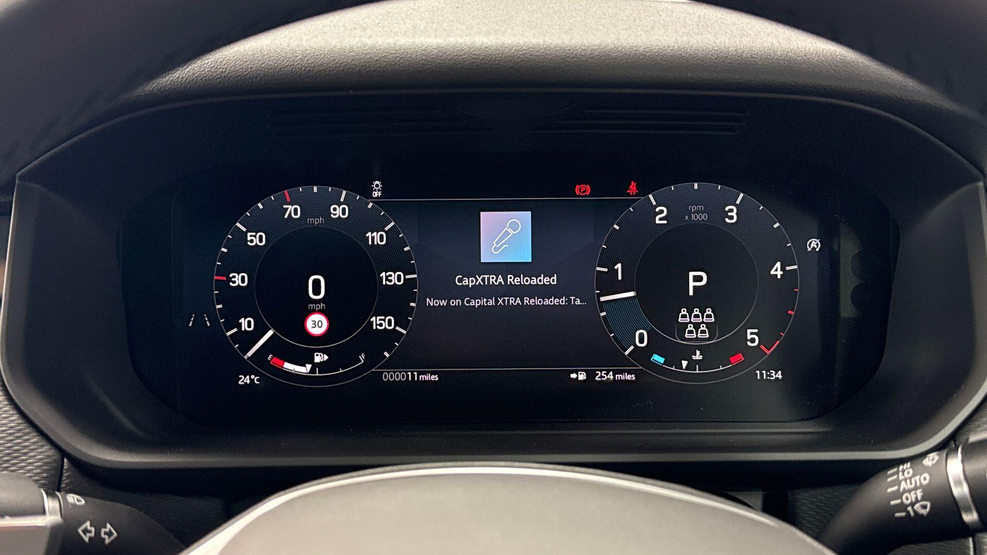 Land Rover Discovery view 16