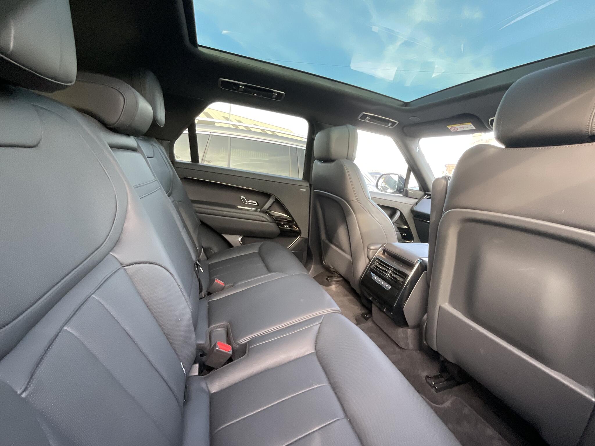 Land Rover Range Rover Sport view 12