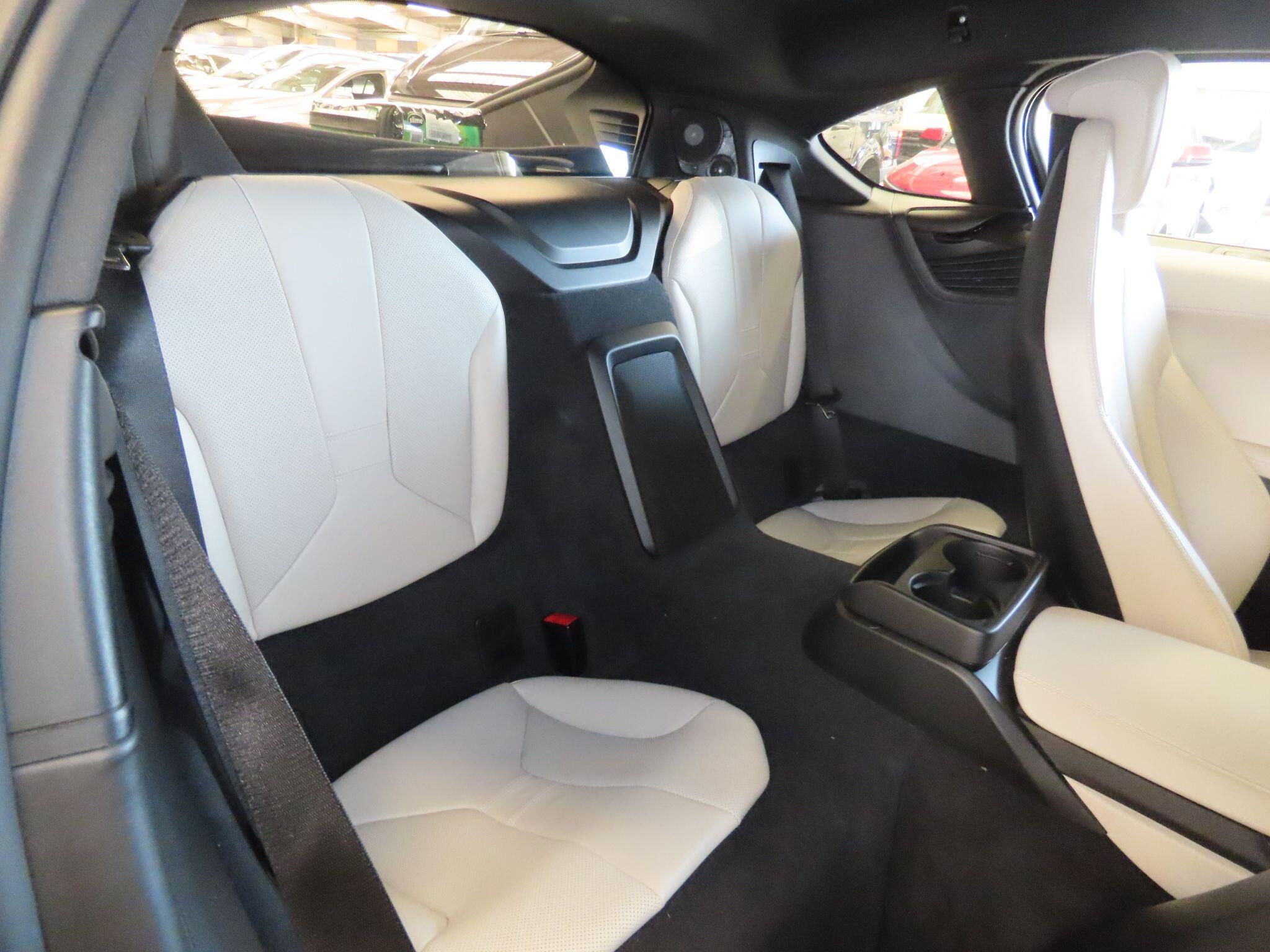 BMW I8 view 13