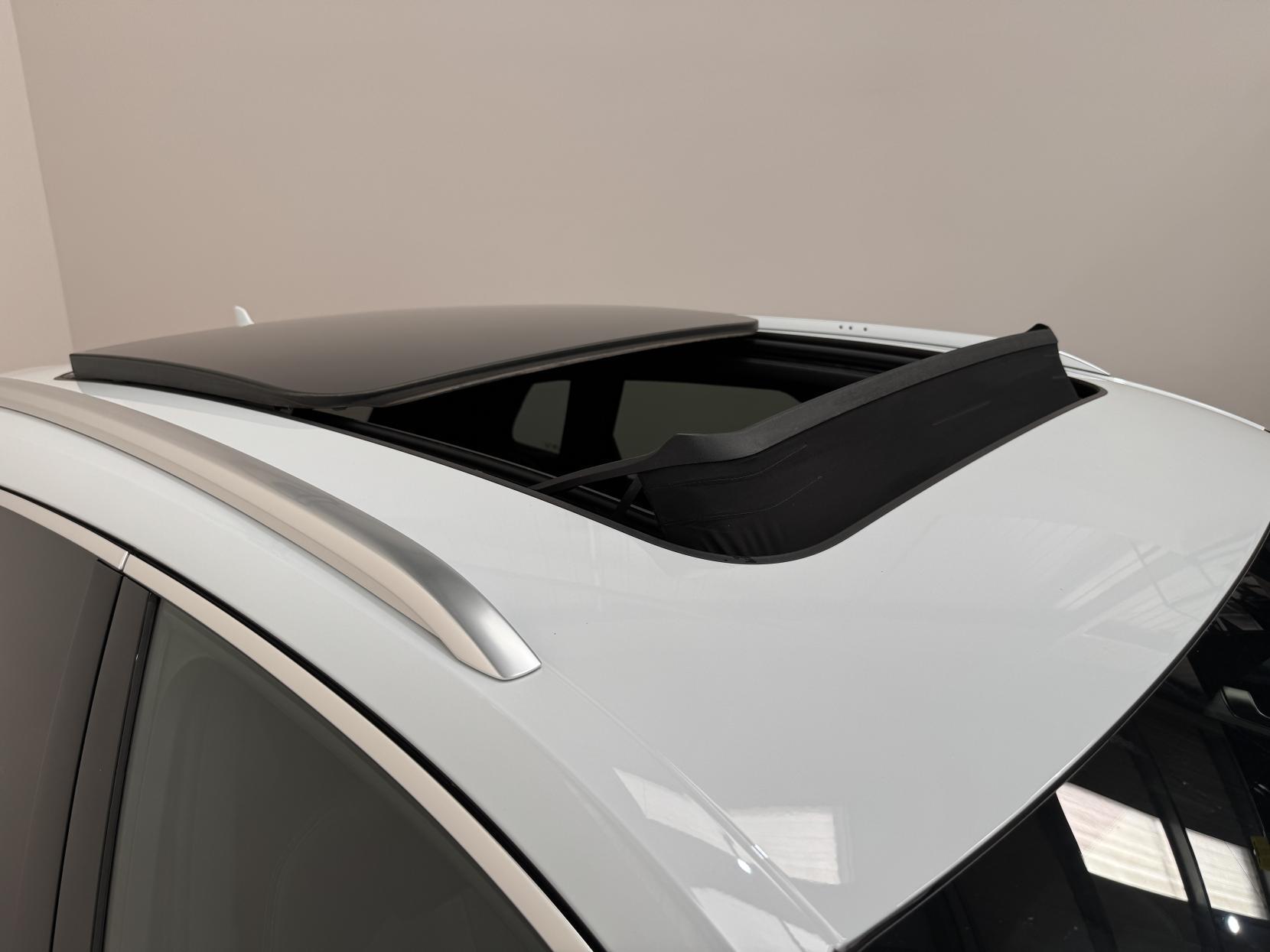 Audi Q5 view 3