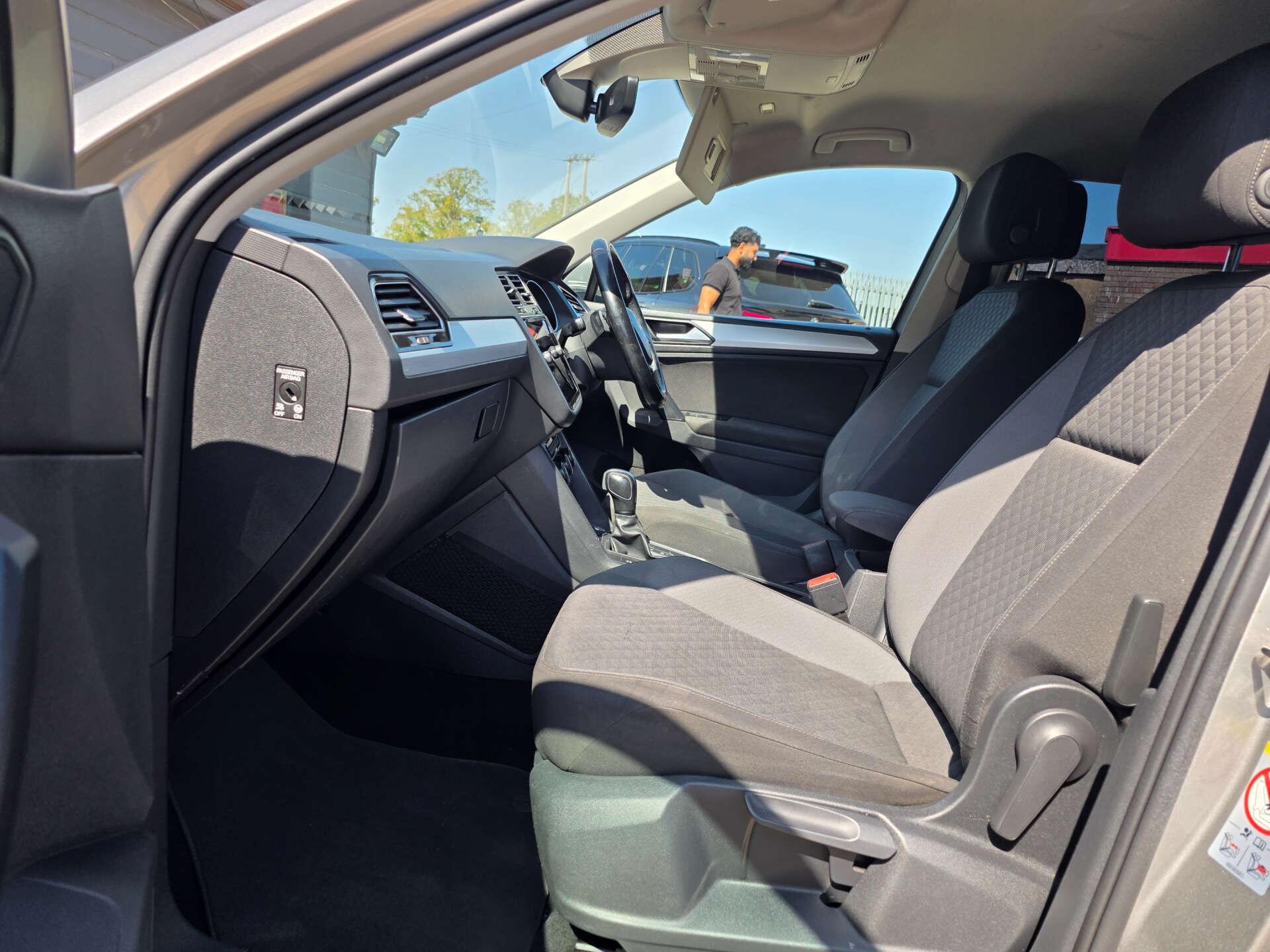 Volkswagen Tiguan view 15