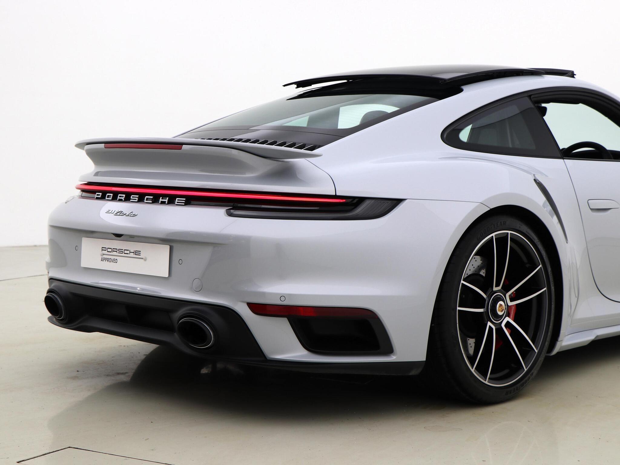 Porsche 911 view 27