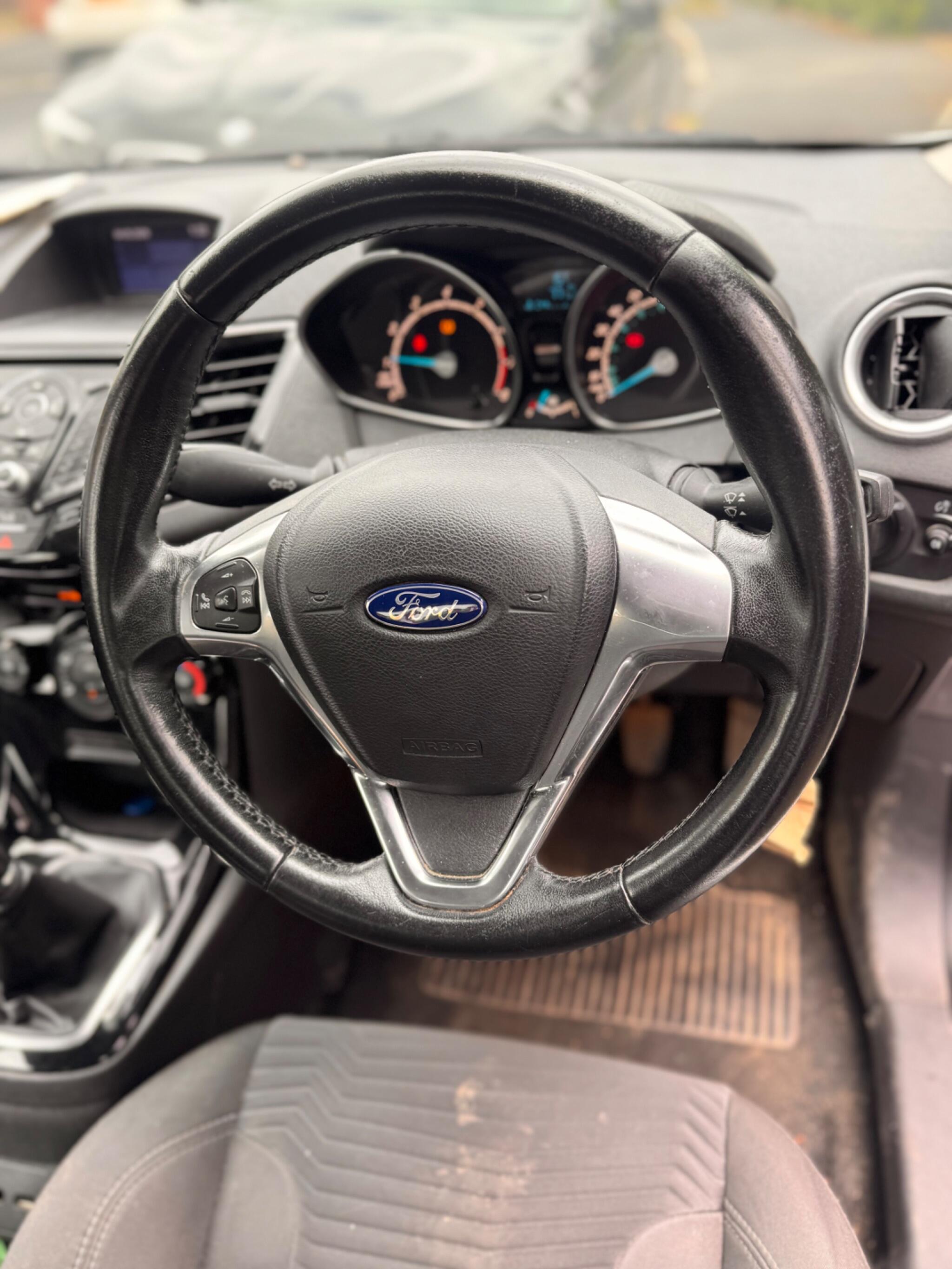 Ford Fiesta view 14