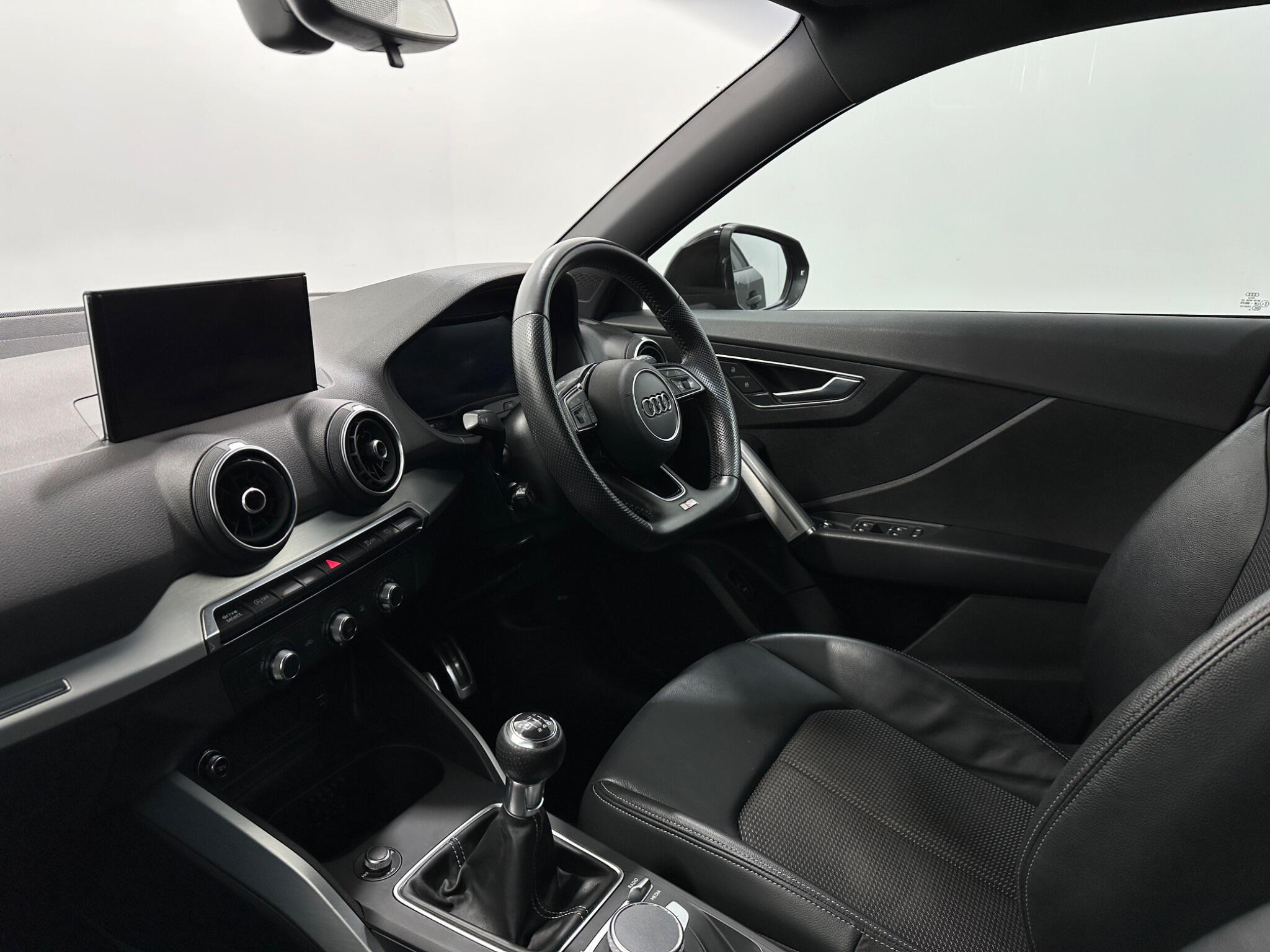 Audi Q2 view 31