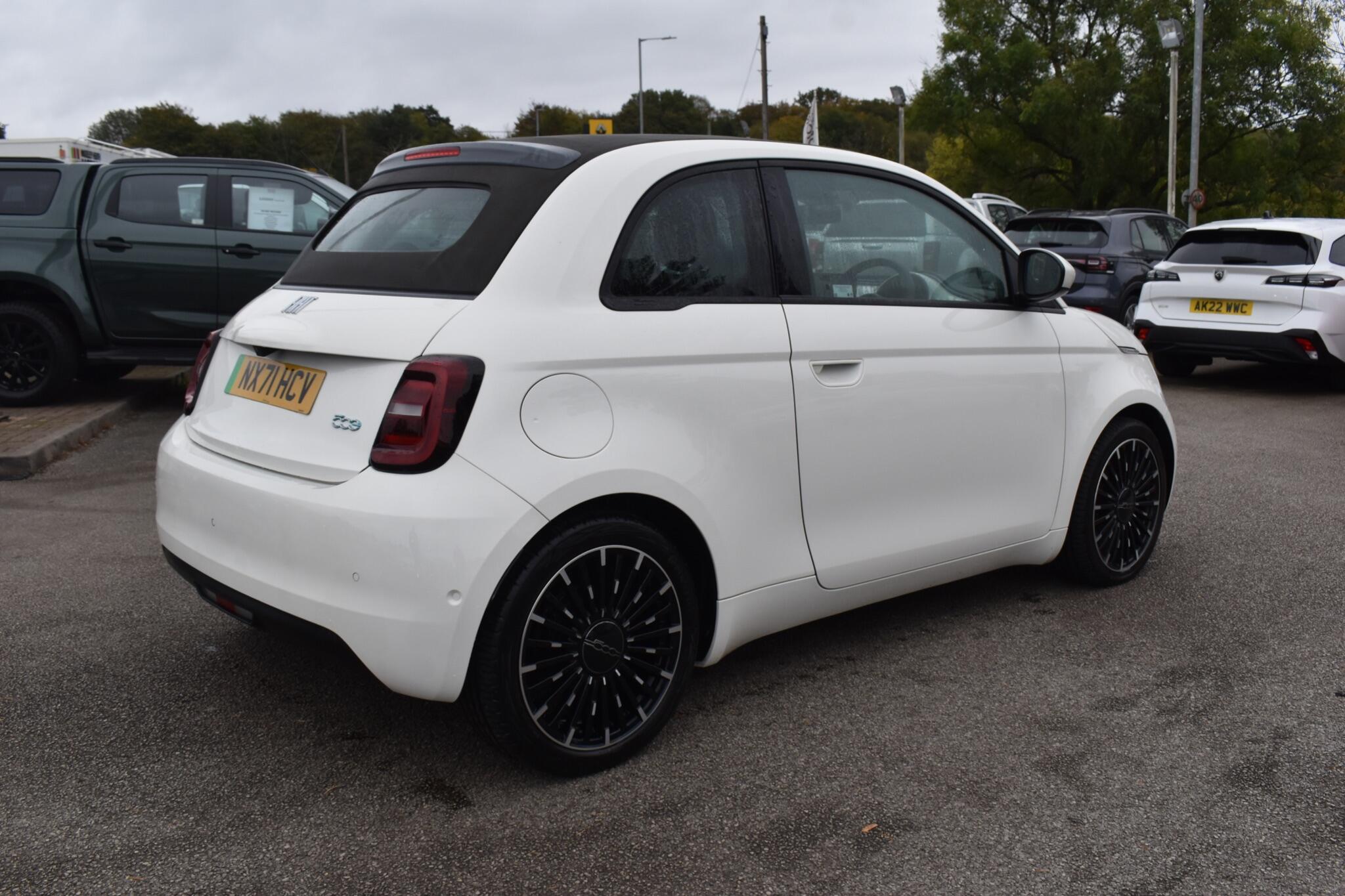 500e C - 42kWh Icon Auto 2dr - Image 20
