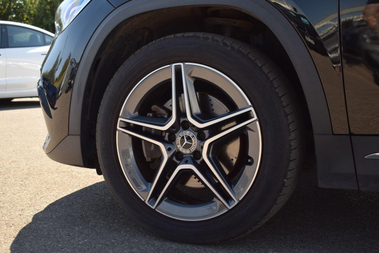 Mercedes-Benz Gla view 14