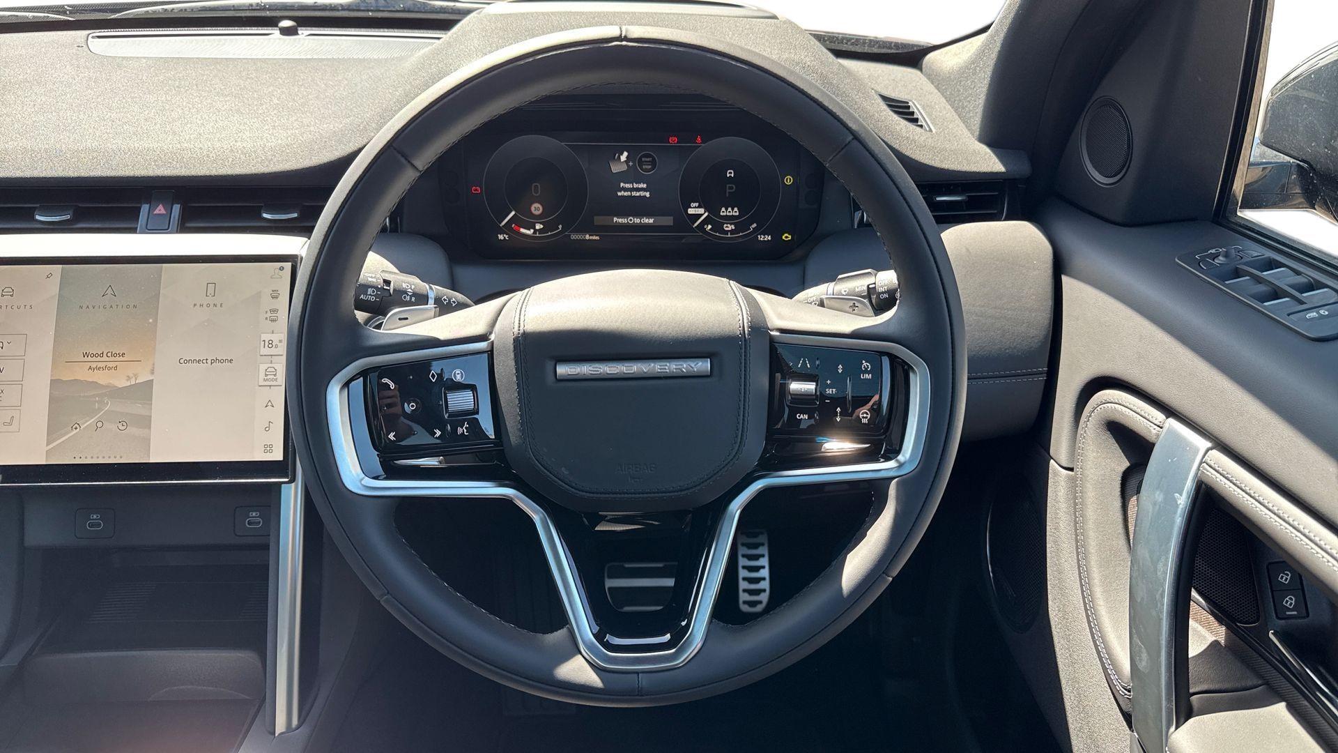Land Rover Discovery Sport view 16