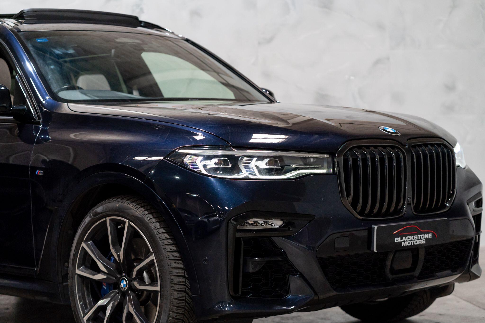 BMW X7 view 44
