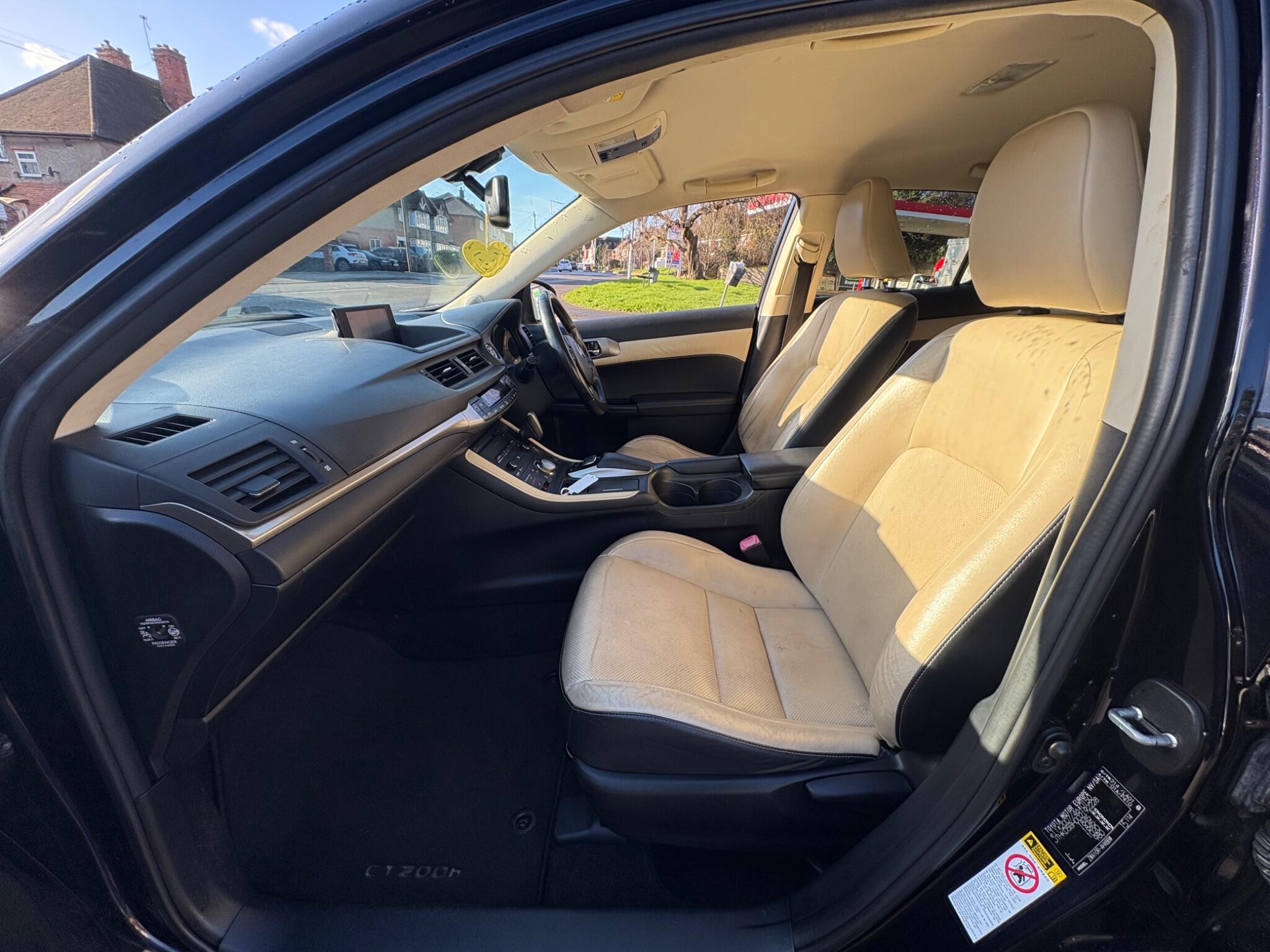 2014 Lexus CT 1.8 200h Luxury CVT Euro 6 (s/s) 5dr • 99,475 miles image 74
