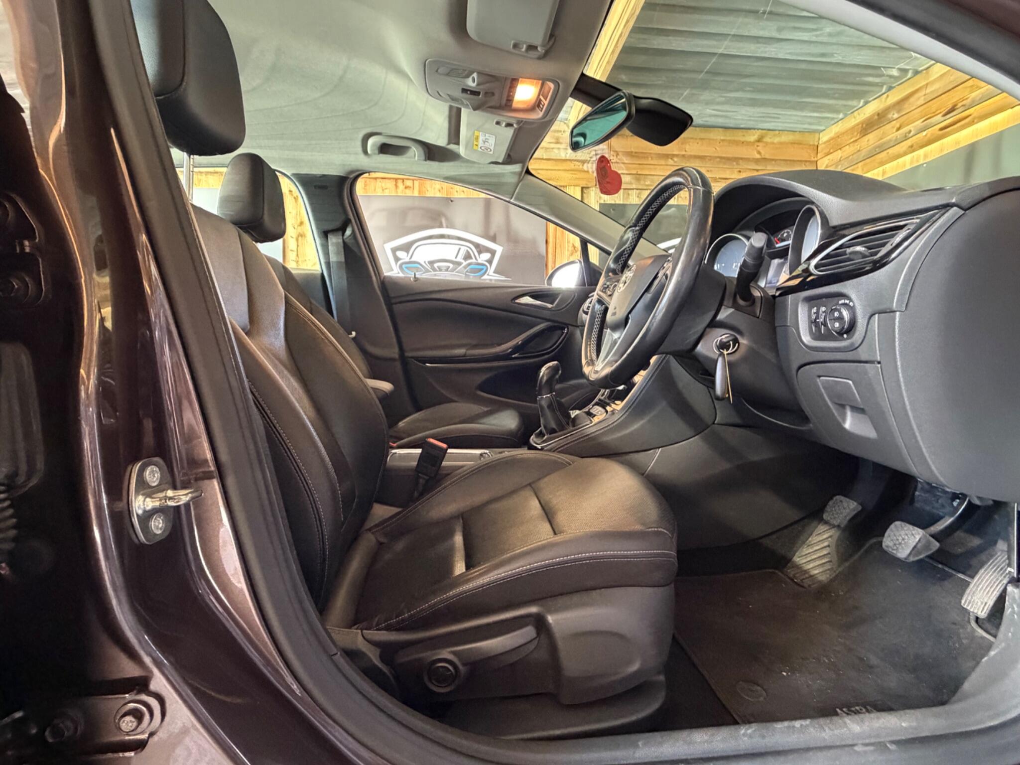 Vauxhall Astra view 14