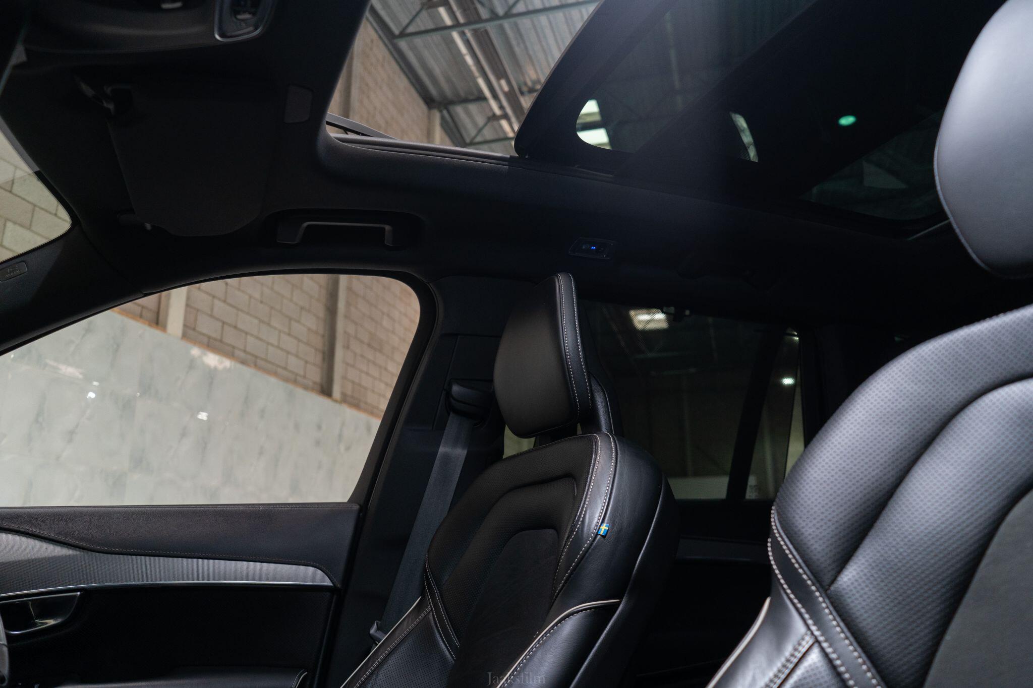 Volvo XC90 view 38