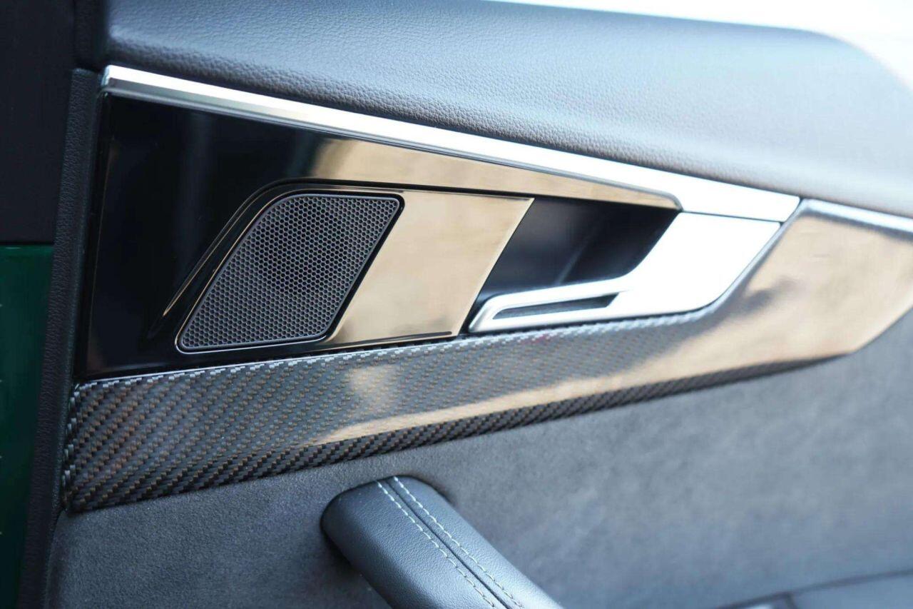 Audi RS4 Avant view 28