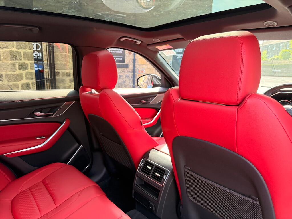 Jaguar F-Pace view 56