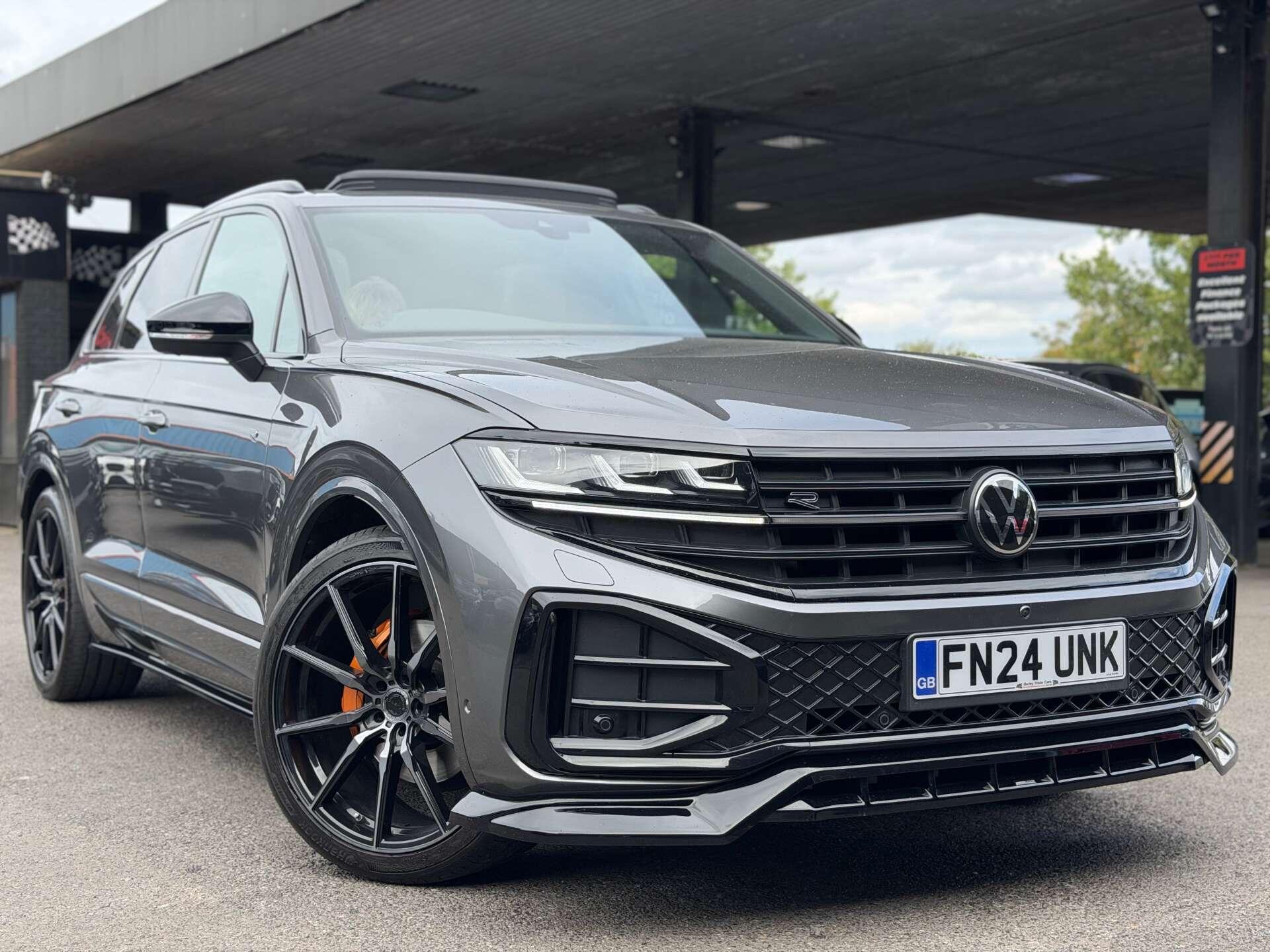Volkswagen Touareg view 11