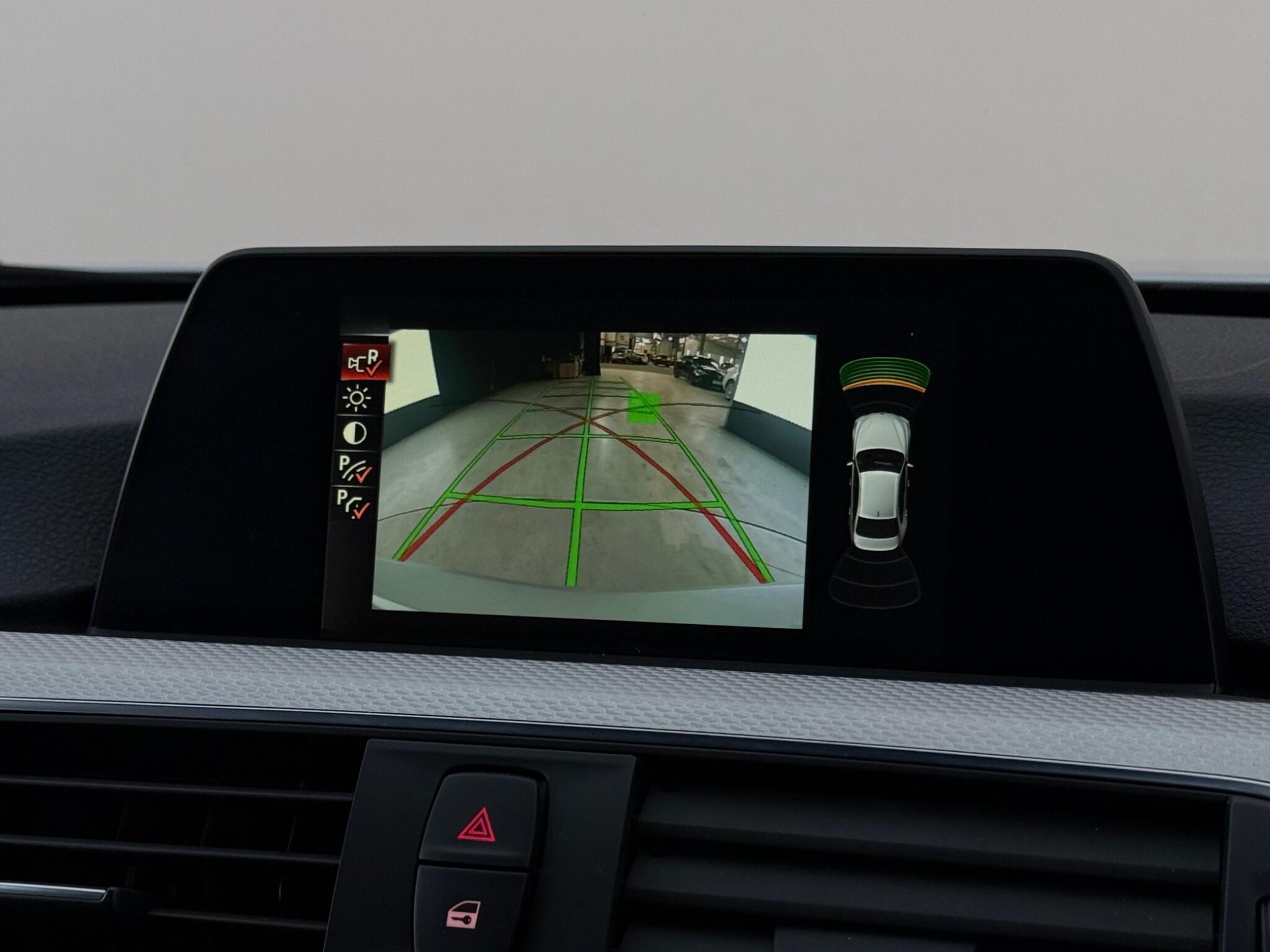 BMW 3 Series view 26